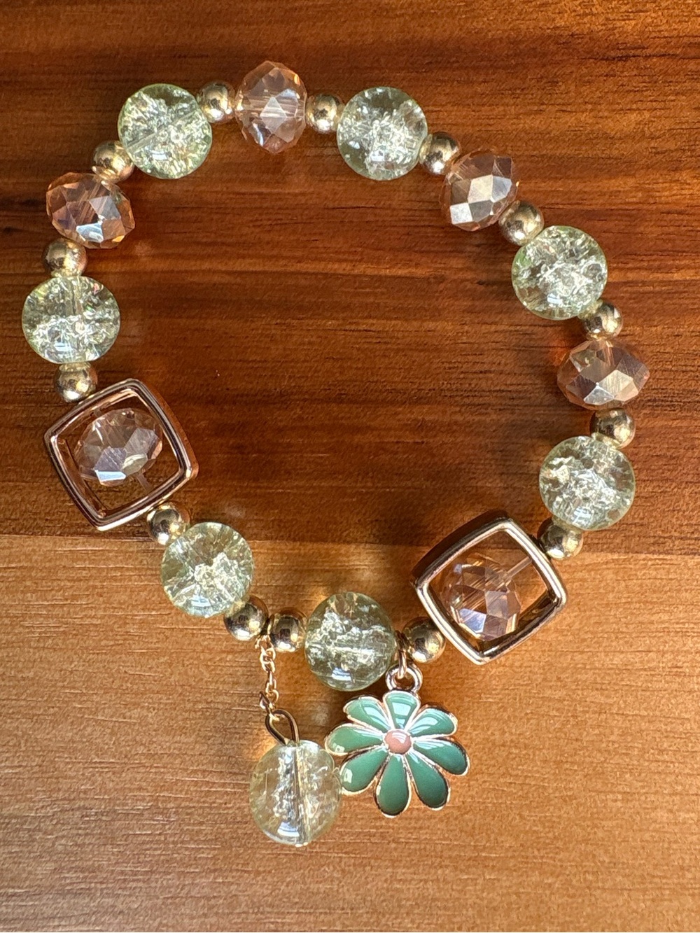 Mint Green Crackle Glass Bead Daisy Charm Stretch Bracelet Gold Tone Coquette